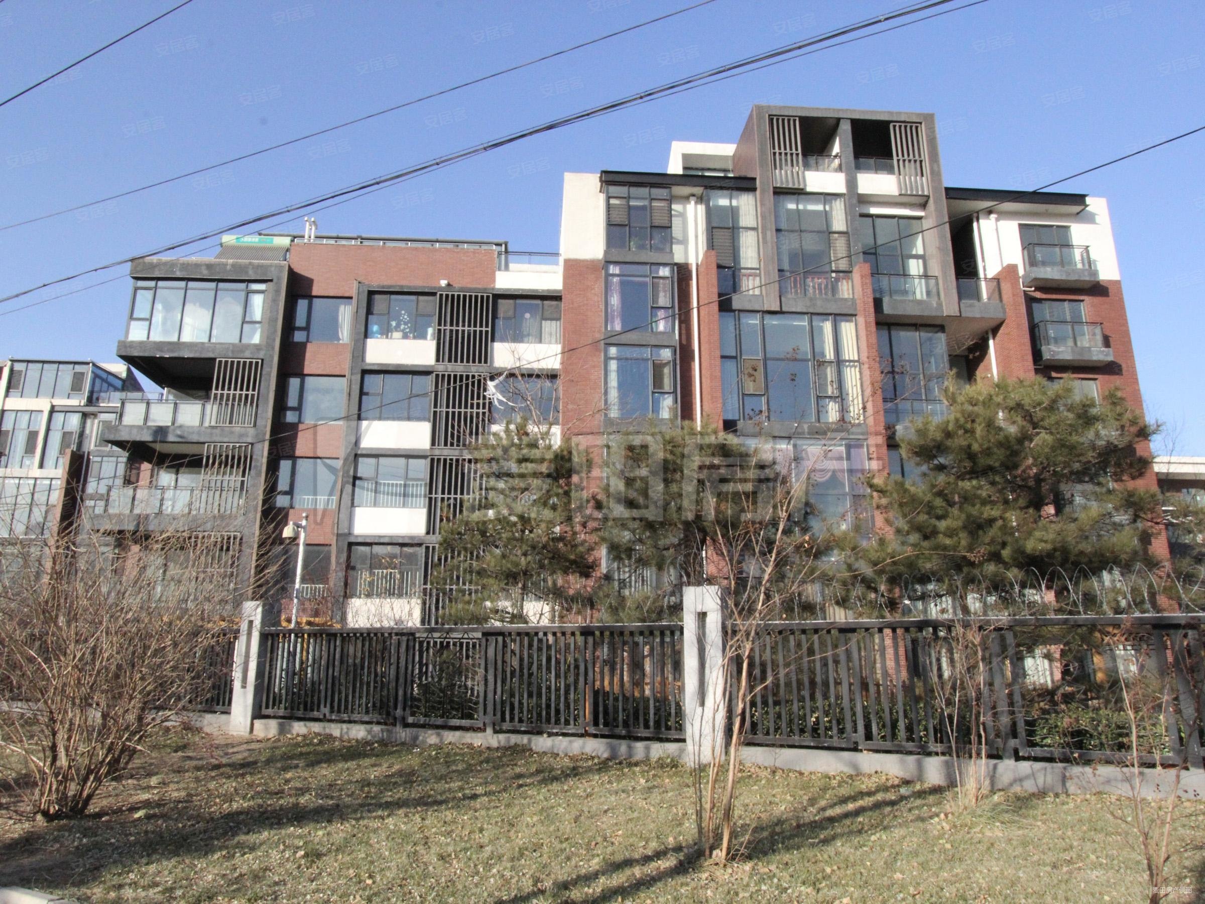 北辰香麓望麓园4室2厅3卫280.13㎡南北1600万