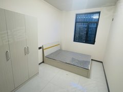 喀什喀什市喀什城区小单间,位置好,干干净净,月付,短租,位置好,停车方便。出租房源真实图片