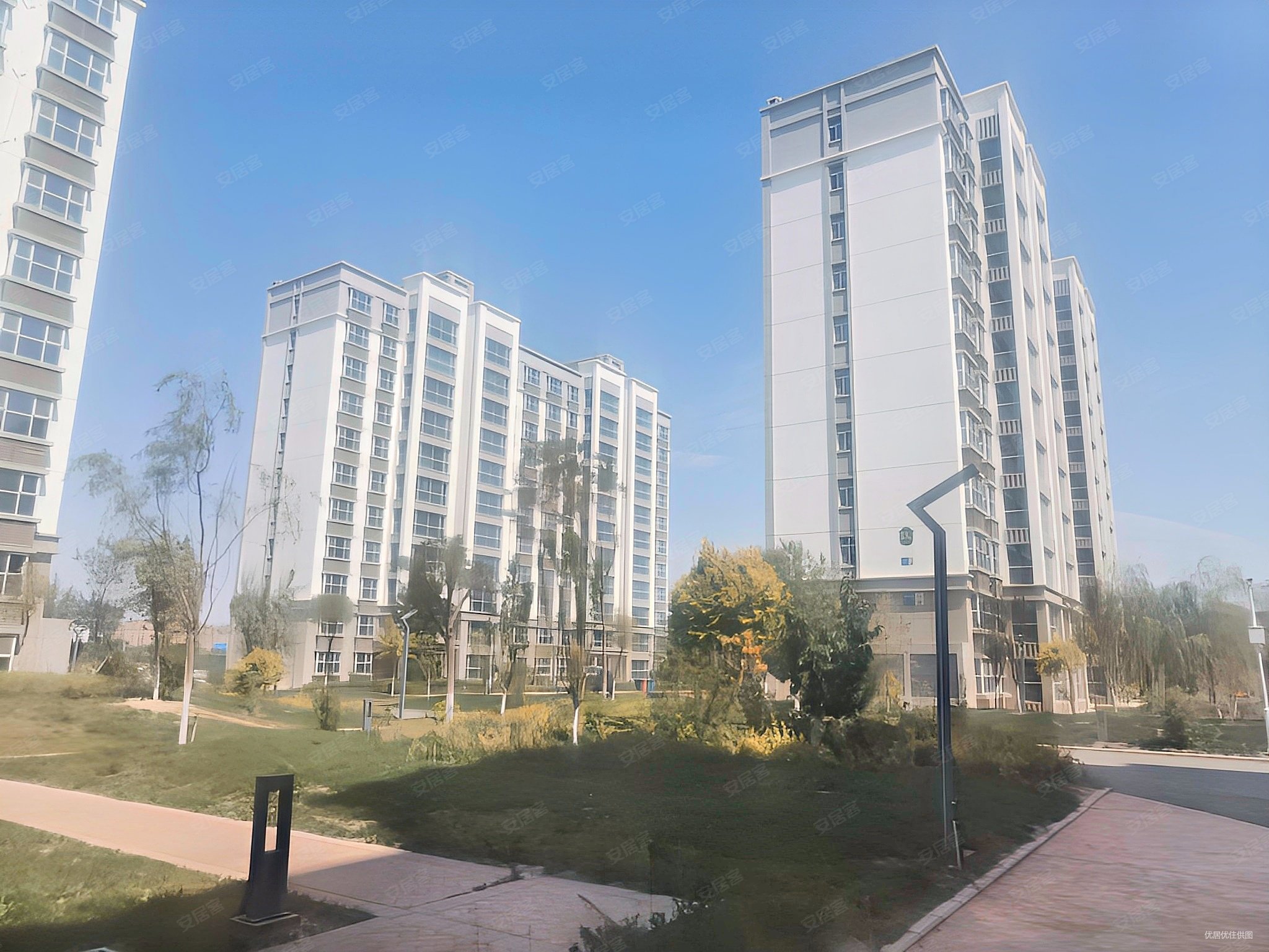 绿茵花园小高层一梯两户公摊小明厨明卫南北通透