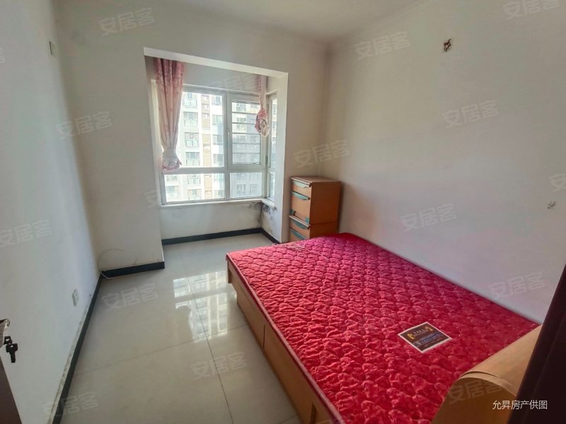 阳光逸墅实际95平米电梯中层带车位地下室