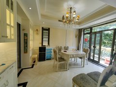 深圳龙华观澜好房出租！观湖园豪装欧式装修 5房拎包住  带车位  看房方出租房源真实图片