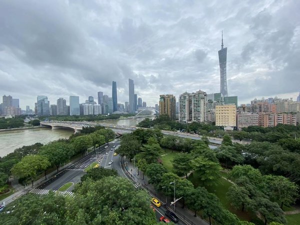 【多图】江畔华庭,滨江东租房,精装三房三卫 家具电齐全 保养新净