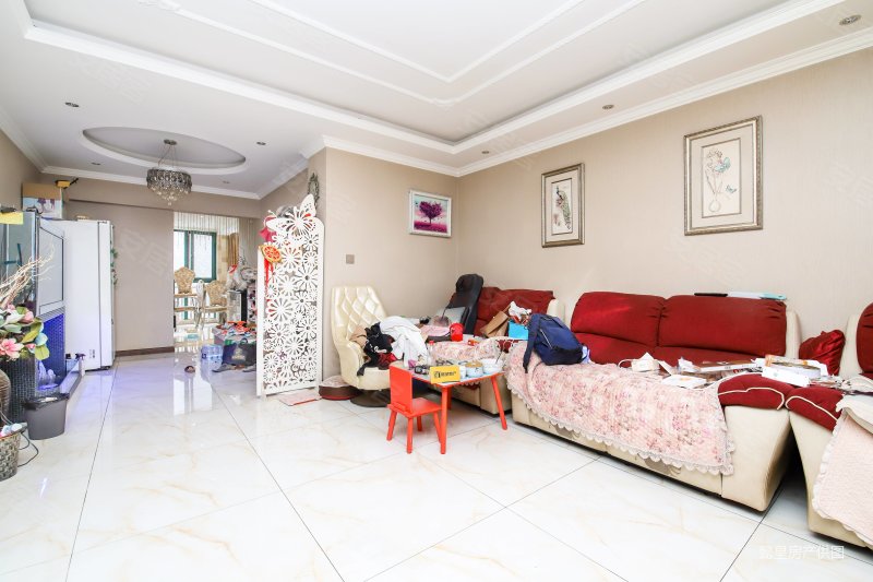 带电梯 精装可拎包入住 双卫格局 商品房 楼龄新 居住密度低,瀛洲蓝郡