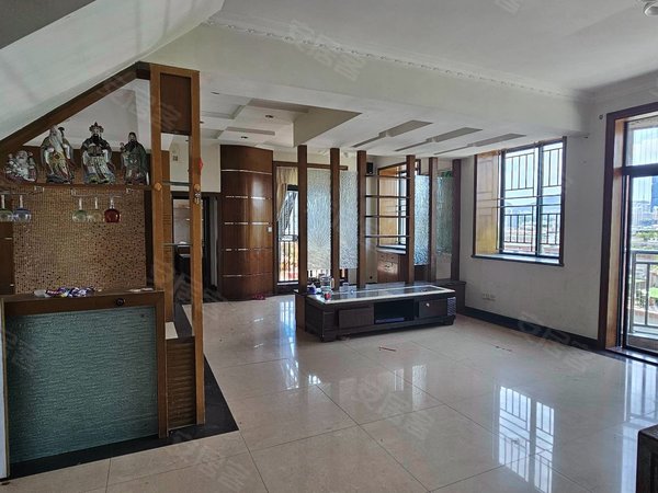 深圳福田华强北田面花园田面花园四房复式出租 大面积 三阳台 景观好