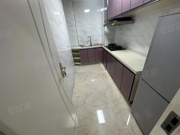 盐城东台东台城区润洋壹品(东台)吾悦广场旁精装两室电梯房!