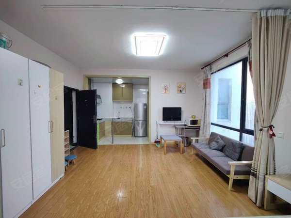 有钥匙公园附近精装一室随时看房好租车位采光好