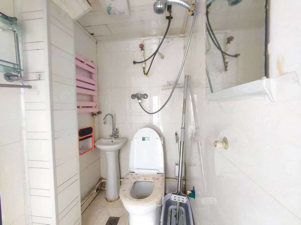 包头青山九星电子大厦邻圃道街坊邻圃道  锦林花园  2楼  家具家电齐全  二楼出租房源真实图片