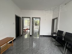 河池金城江金城江城区市中心白马街河池日报社单位房，两房一厅一卫，带家具家电！出租房源真实图片