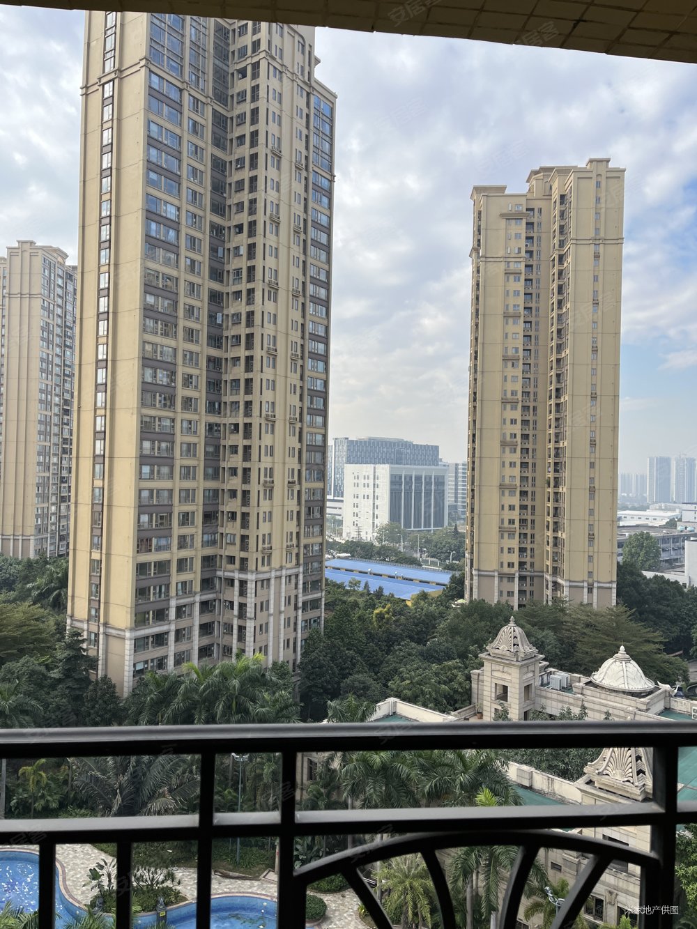 珑翠花园急售3房高层安静望花园随时看房