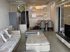 韶关浈江风度中路大润发对面雍华豪庭,电梯靓楼层,拎包入住租2000元出租房源真实图片