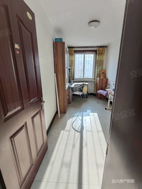 利园小区三室朝阳通透户型带下房老本