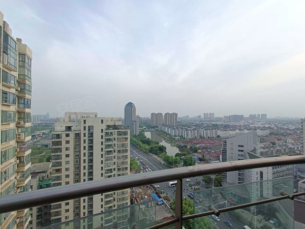 苏州常熟招商城蓝天家园蓝天家园 3室2厅2卫  电梯房 148平米出租房源