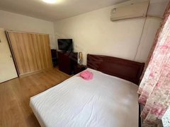 丹东振兴六纬路小学学区站前附近，朝鲜一条街，步梯三楼一室一厅，可短租，季度付800出租房源真实图片