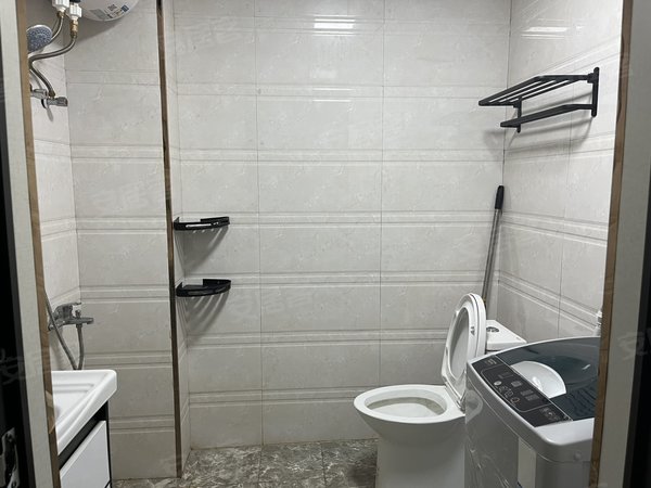镇江镇江新区幸福广场赵声路2号小区英科医疗孚能科技附近可短租精装一室一厅无中介费随时看房入住出租房源真实图片
