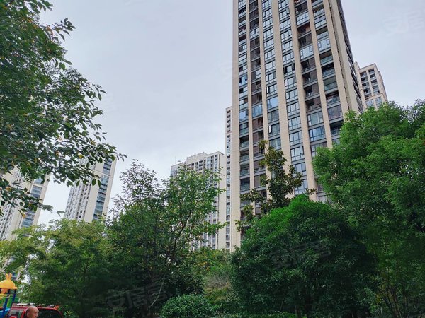 义乌廿三里拨浪鼓花园金麟花园商贸城北下朱青口廿三里金麟花园105平