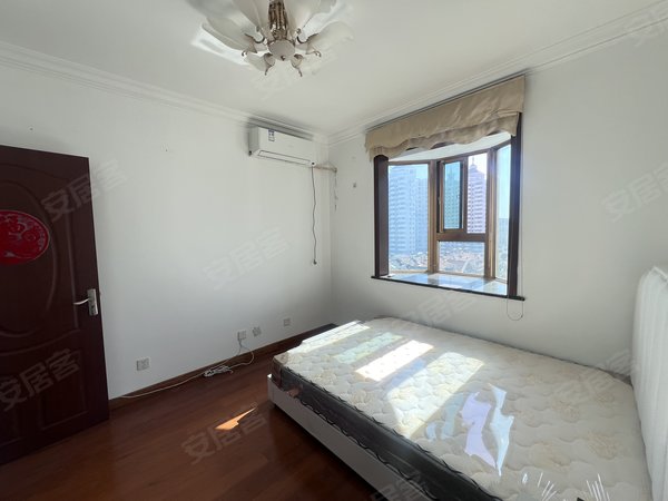 青岛市南香港中路香港花园大公馆香港花园大公馆 电梯 高雄路 麦凯乐