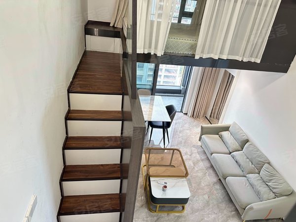 深圳龙岗大运恒明one天安数码城对面恒明复式两房客厅出阳台拎包入住