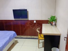 海西格尔木城区一室一卫 八一中心 华兴斜对面出租房源真实图片