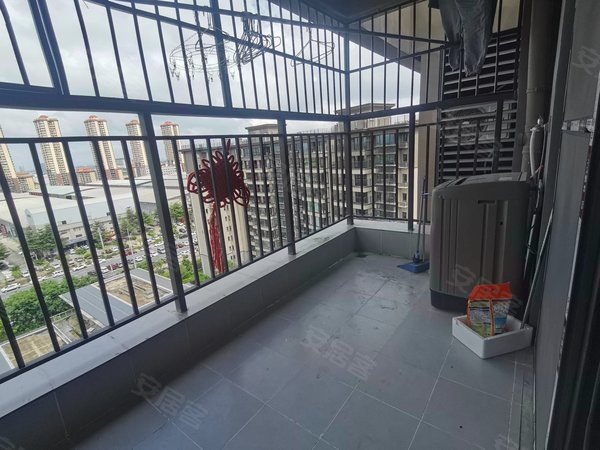 南宁兴宁三塘融创九樾府融创九樾府 3室2厅2卫 电梯房 精装修 90平