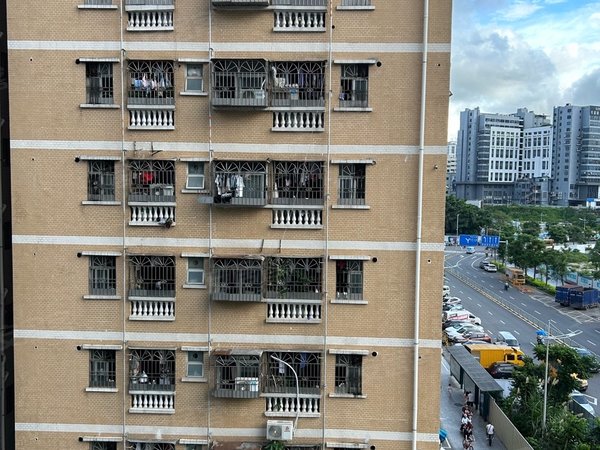 深圳龙岗坂田南坑村近南坑地铁站,南坑统建楼,电梯高层单间一房一厅