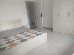 喀什喀什市喀什城区丽景天城女生合租房主卧室，每850月，可短租，押一付一，出租房源真实图片
