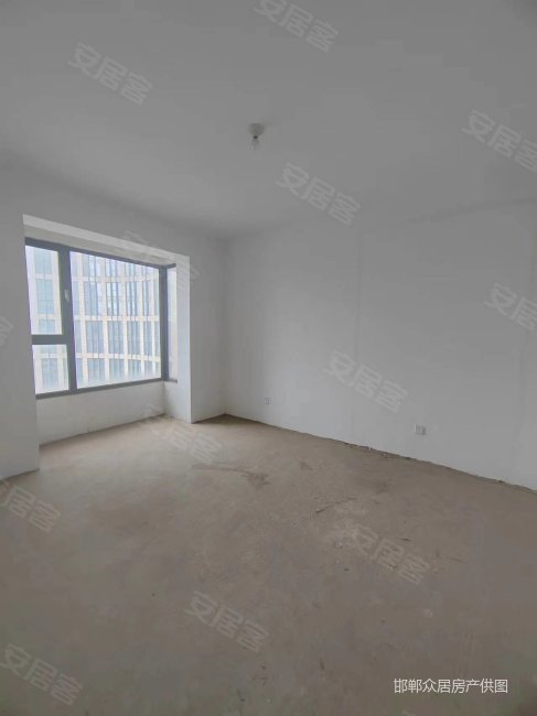 急售!鑫域国际毛坯4居室中间层邻安居东城枫丹白露