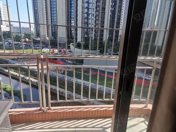 深圳宝安沙井上寮村万科星城附近,超大一房一厅精装修一房一,采光不错