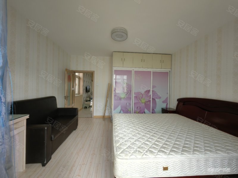 山大东文化青州街三室带储藏室638万