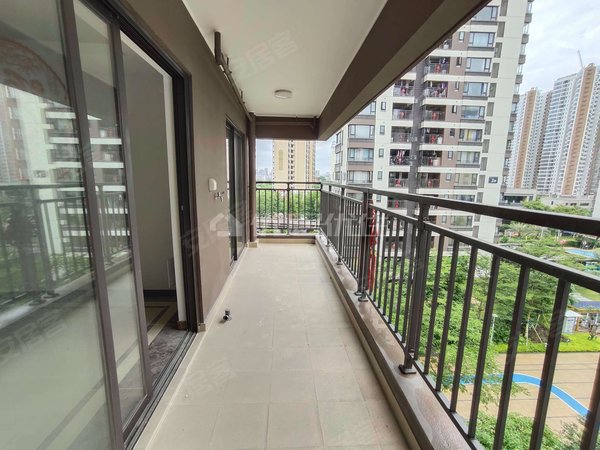 【多图】万科悦江南,沙井大道租房,4室 押二付三 精装 电梯房 配齐