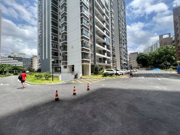 南宁青秀中山南宁二中宿舍南宁二中宿舍 4室2厅2卫 精装修 电梯房