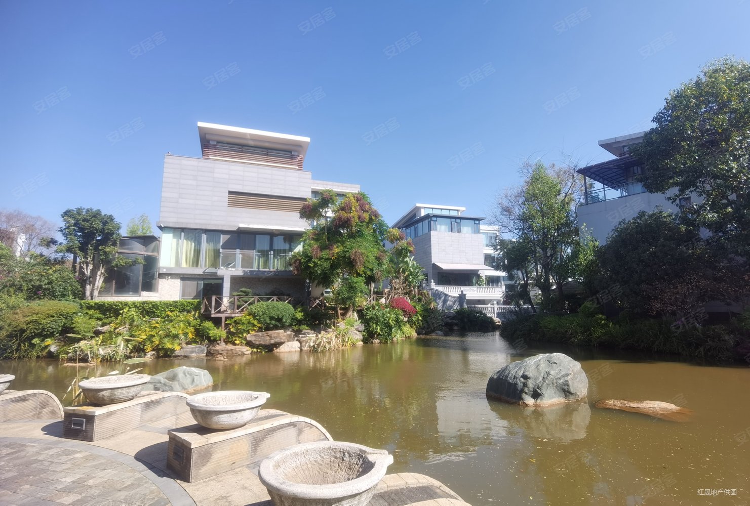 公园1903旁 同德极少墅 端头别墅纯毛坯好改造看房方便急卖