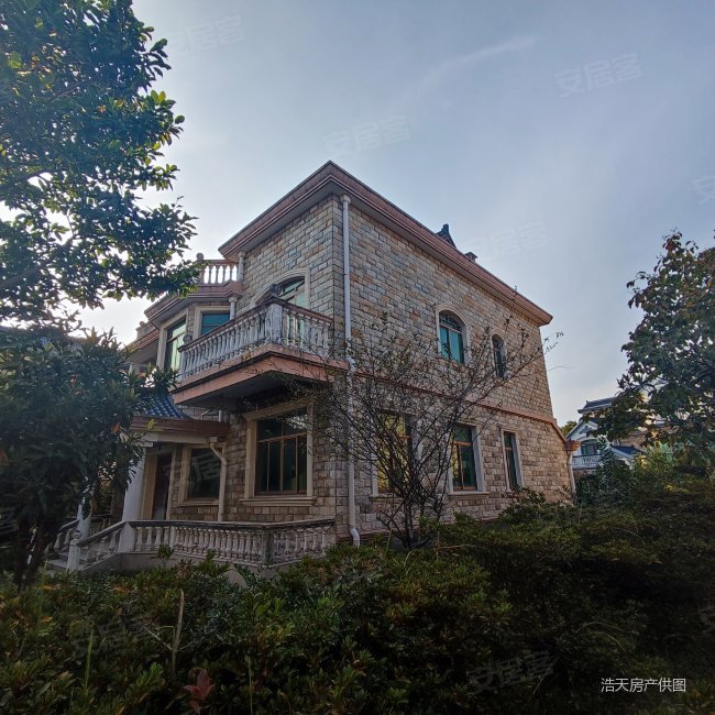 太湖美山庄独栋别墅 靠近湖景 带独立车库 看房有钥匙!