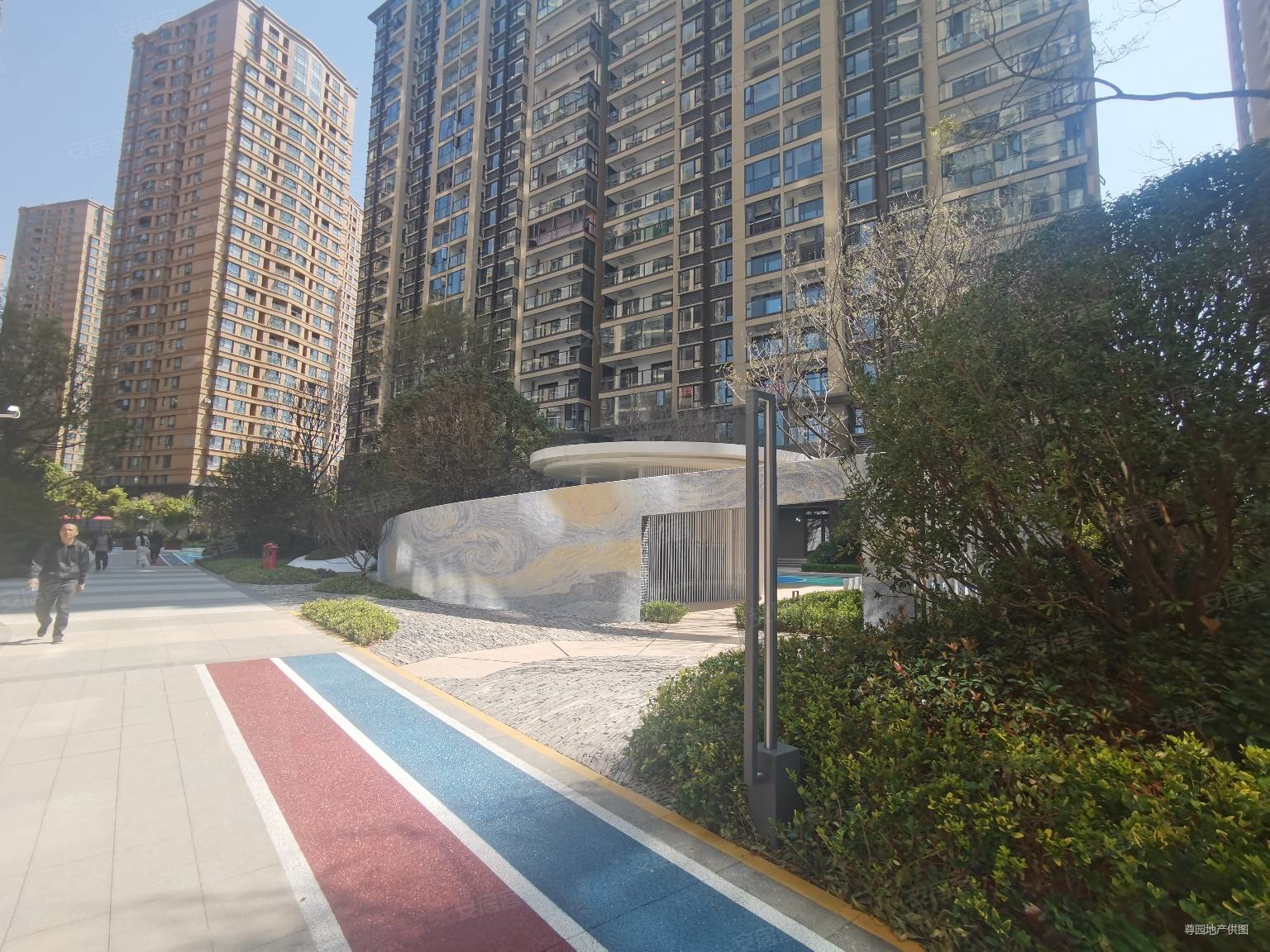 俊发彩云城檀湾3室2厅1卫89㎡南北92万