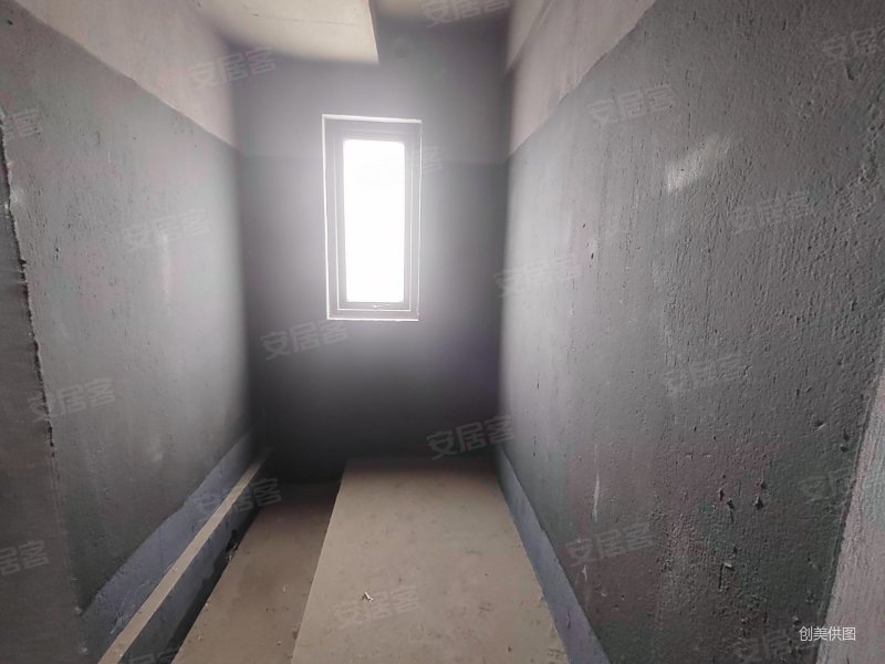 保利合景珑湾三期114号次新小区近地铁