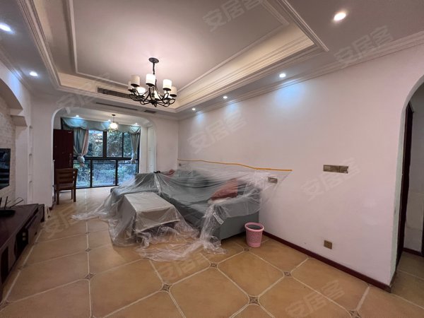 重庆巴南李家沱曦圆柳镇(三期)岔路口轻轨站旁,柳镇花园洋房,带大露台