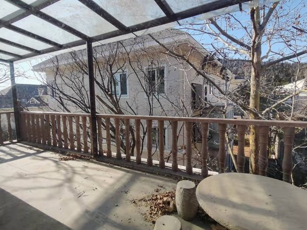 济南历城仲宫镇加州花园独栋精装别墅,中央空调,燃气开户,拎包即住