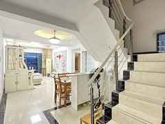 惠州大亚湾西区复式3层 带露台 万达吾悦旁 4房3厅 朝南户型 干净空调齐出租房源真实图片