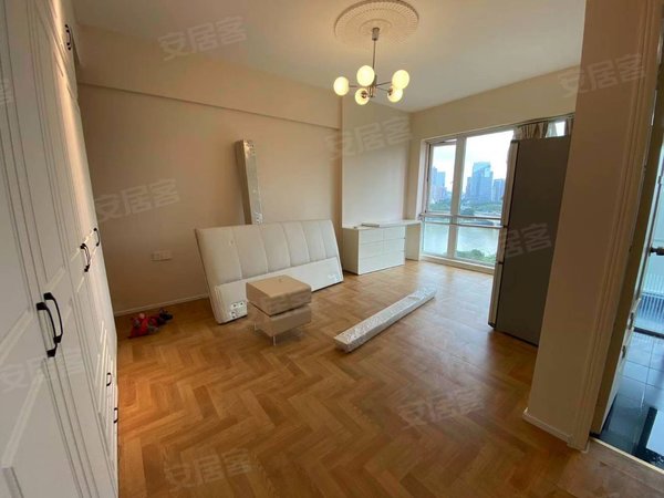 【多图】江畔华庭,滨江东租房,精装三房三卫 家具电齐全 保养新净