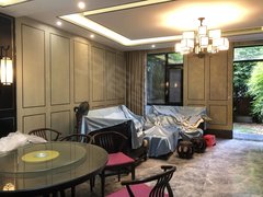 南宁良庆良庆镇前后院子 联排别墅 豪装4层 带KTV室 带2车位出租房源真实图片