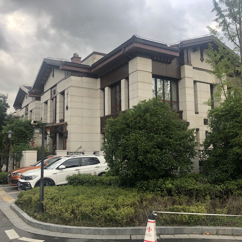 中信泰富朱家角新城滨湖郡(别墅)郊环以外