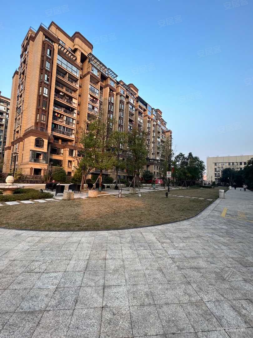 4室2厅电梯房114平东海香悦里采光好周边商圈成熟