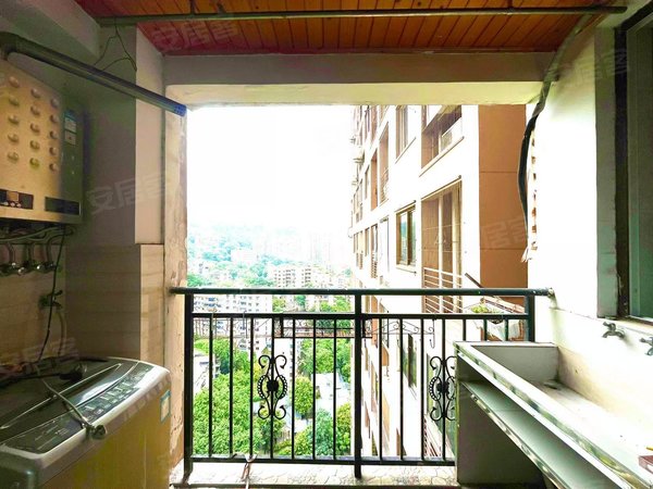 重庆沙坪坝沙滨路华宇金沙时代东苑三峡广场,肿瘤医院旁,轻轨1号9号线