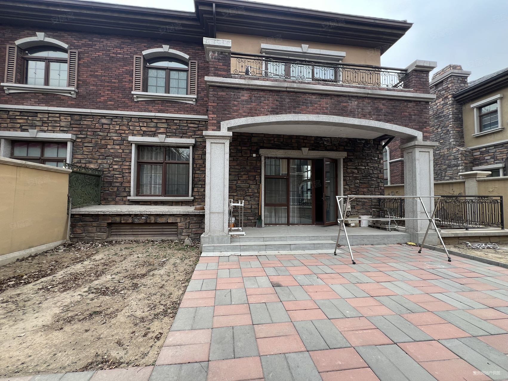 北辰红橡墅4室2厅5卫517.06㎡南北1800万