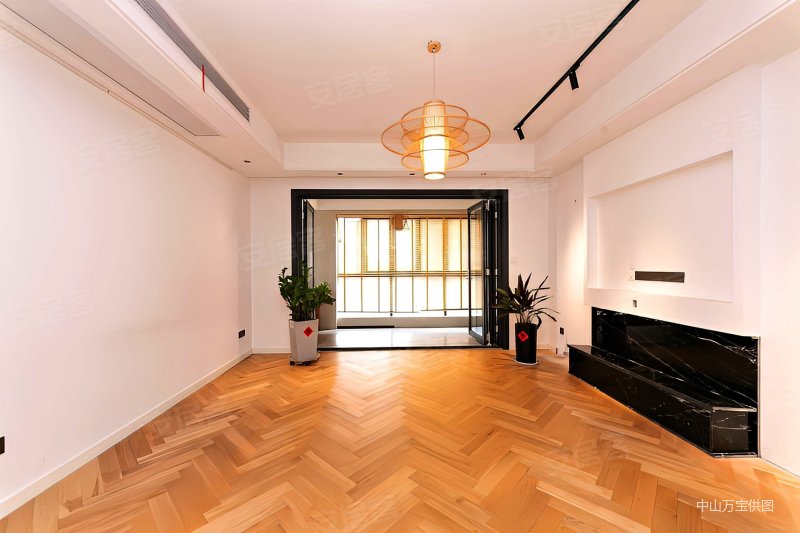 急售市中心豪宅海珀半岛原木精装4房看中价格可谈