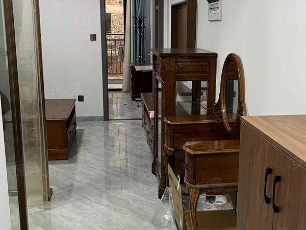 华南城商圈江南区人民医院附近万象尊府一房一厅