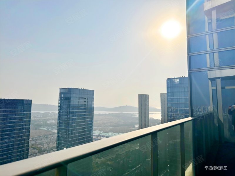 香樟园北区湖景顶复毛坯可改造钥匙在门店随时看房