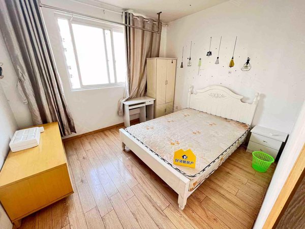 简装三室出租 电梯房中间楼层 随时看房出租房源真实图片