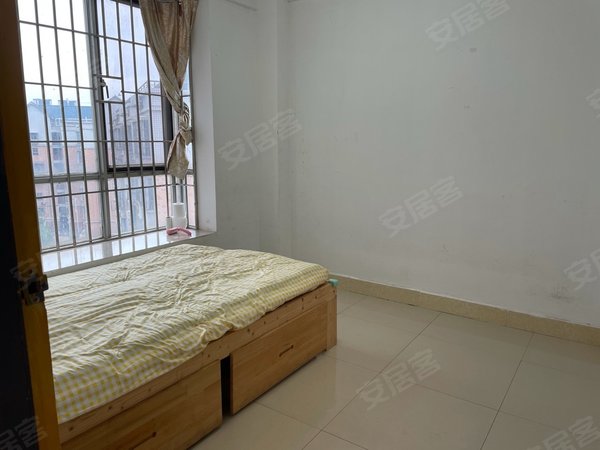 深圳光明光明富安花园富安花园三房二厅部分家私出租 牛山公园对面