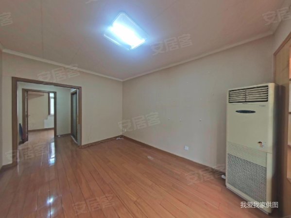 玄武湖情侣园 锁金村中楼层 三房采光好 看房方便业主诚售