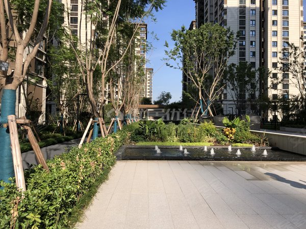 重庆北碚水土万科四季花城一期万科四季花城精装三房两卫带家具家电朝